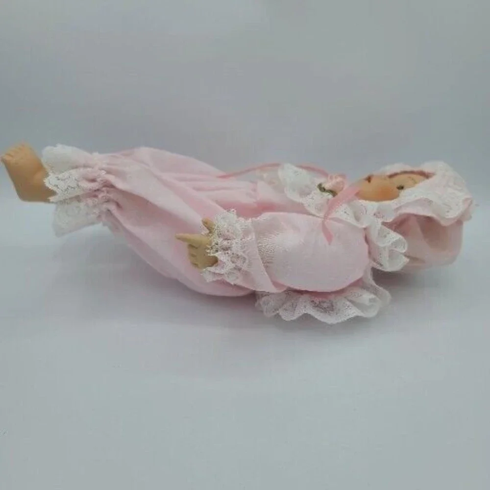 Unbranded porcelain doll
